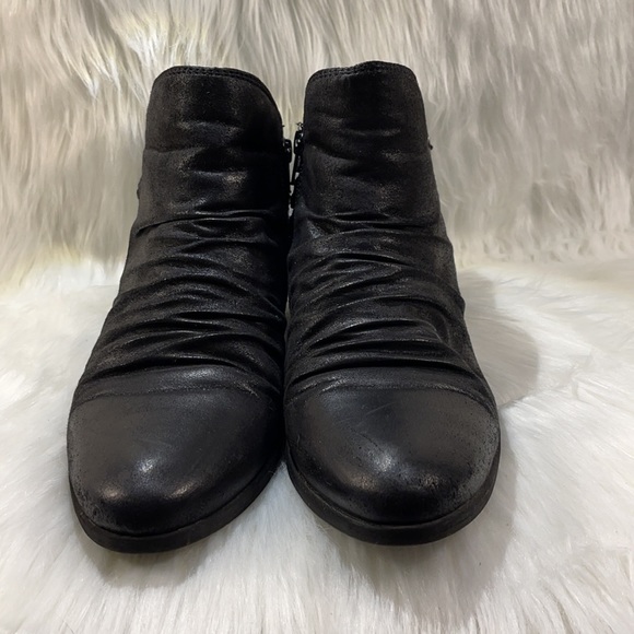 BareTraps Guenna Black Ankle Boots w/ Chain and Straps Detail - Picture 2 of 14